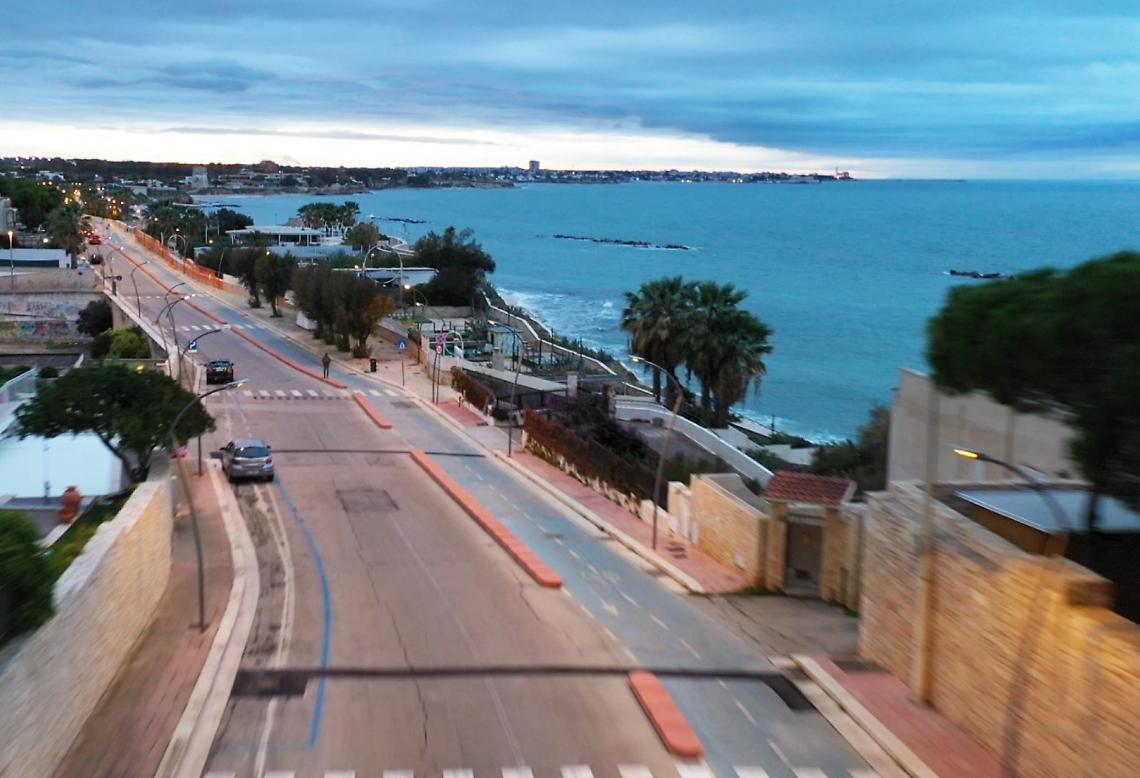 Una veduta del lungomare di Bisceglie