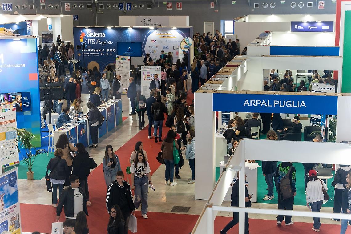 “Job&Orienta in Fiera è costata 652mila euro, uno spreco inaccettabile”