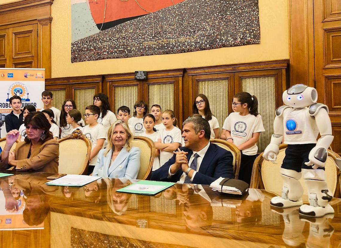 Presentate le gare europee di robotica RoboCupJunior a Bari