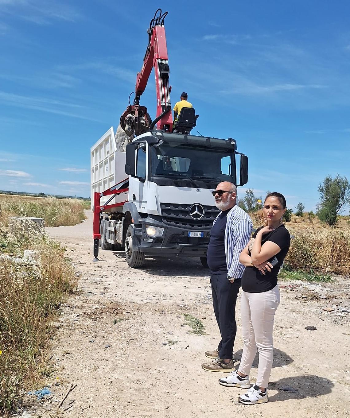 Al via la bonifica in zona Castello: l’area ambientale sotto tutela. Vandali in azione