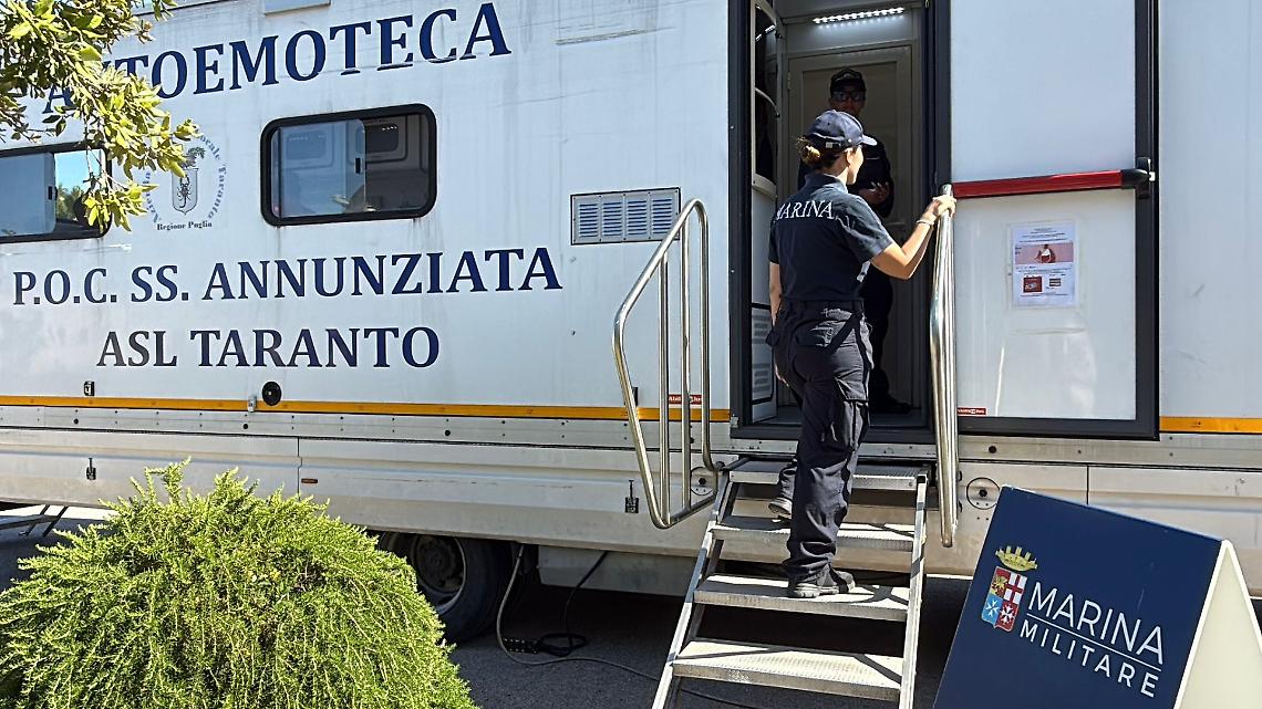 La Marina Militare dona sangue per Taranto: due giorni di solidarietà con la Asl - foto Francesco Manfuso