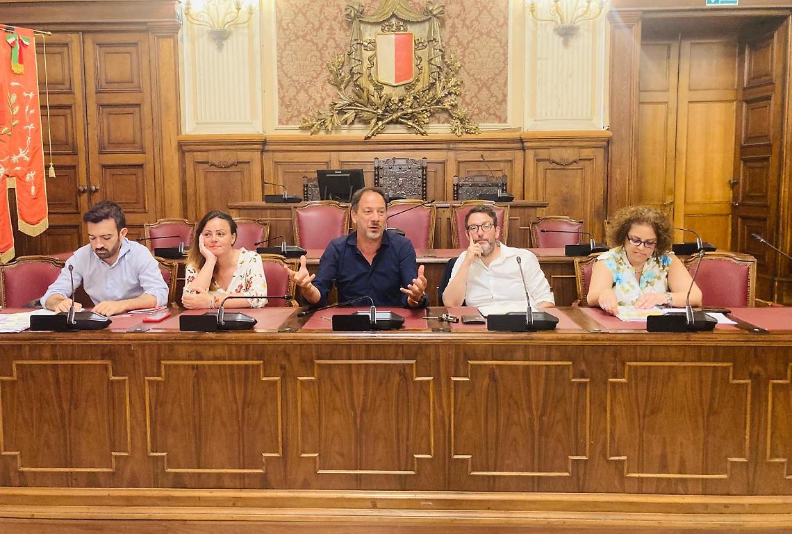 Il bilancio del bando “Un negozio non è solo un negozio” a Bari