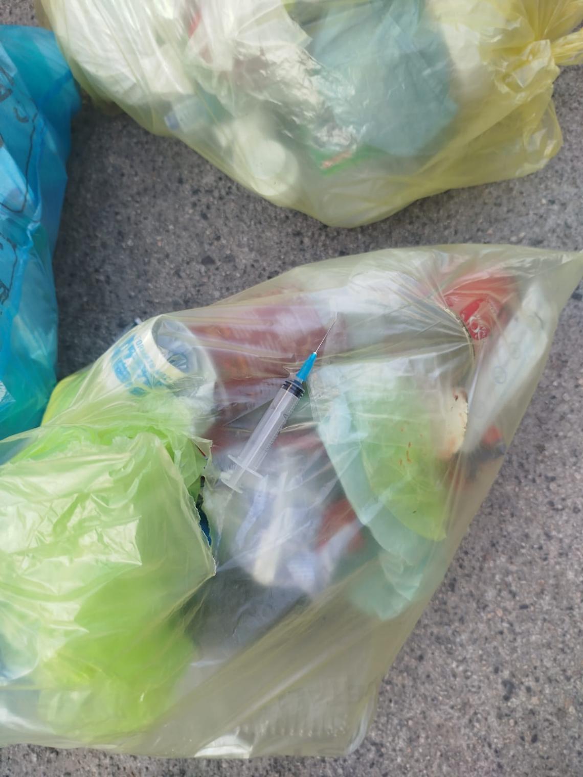 La siringa con la quale si è ferito il dipendente della Barsa di Barletta