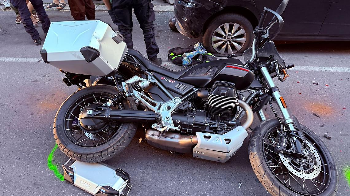 La moto dopo lo schianto - foto di Francesco Manfuso