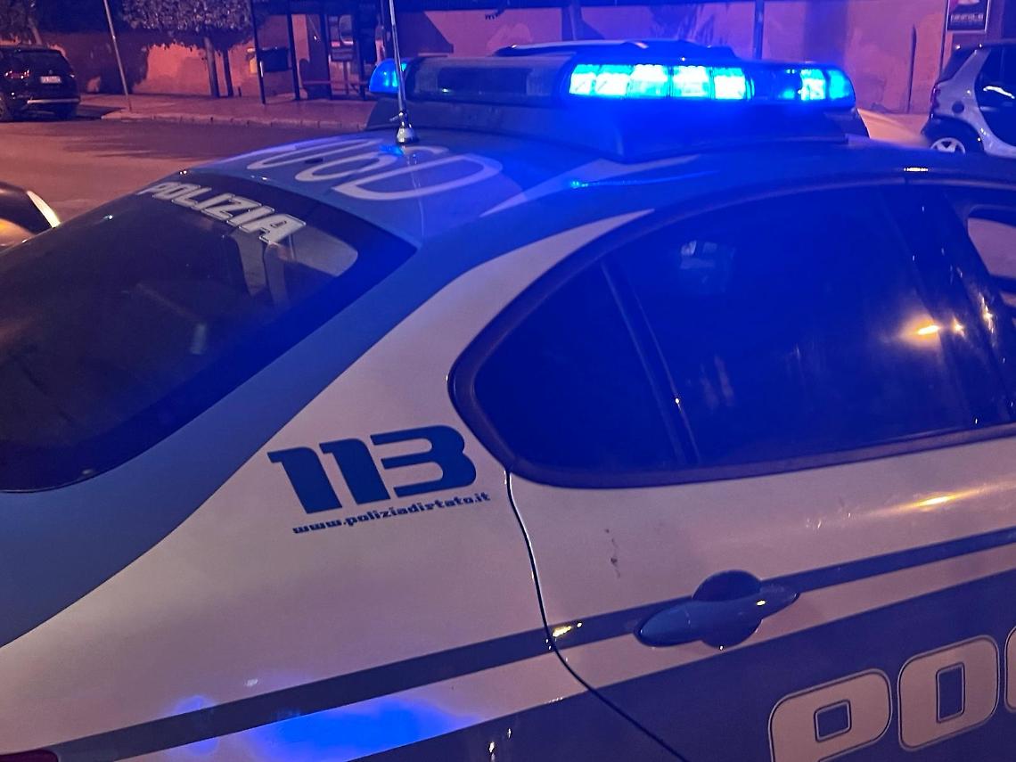 La Polizia di Stato sul posto - foto Francesco Manfuso