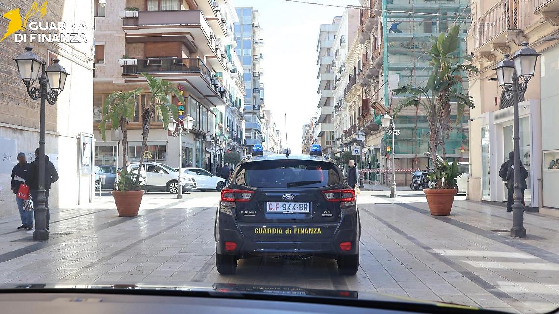 La Guardia di Finanza a Taranto