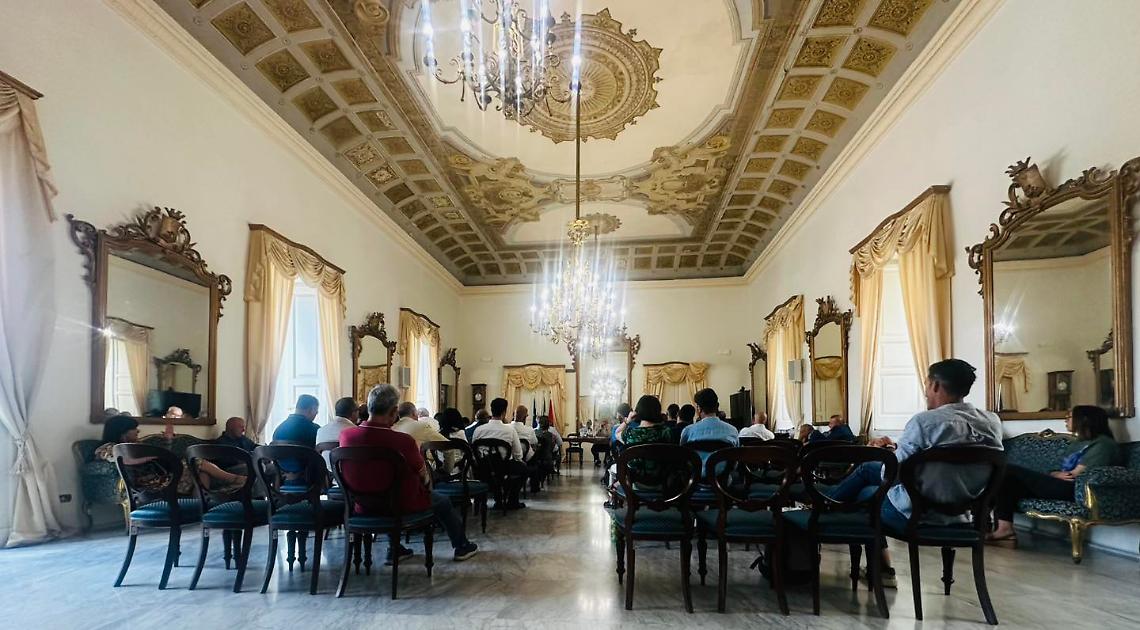 Vertice a Palazzo di città di Taranto sull'ex Ilva