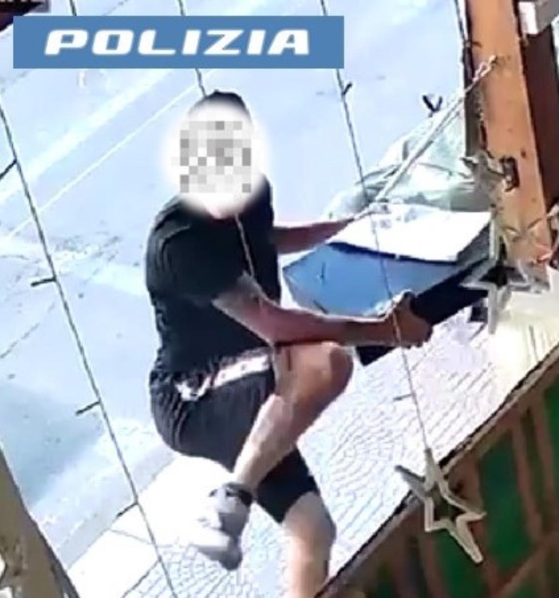 Furto in un negozio a Manduria