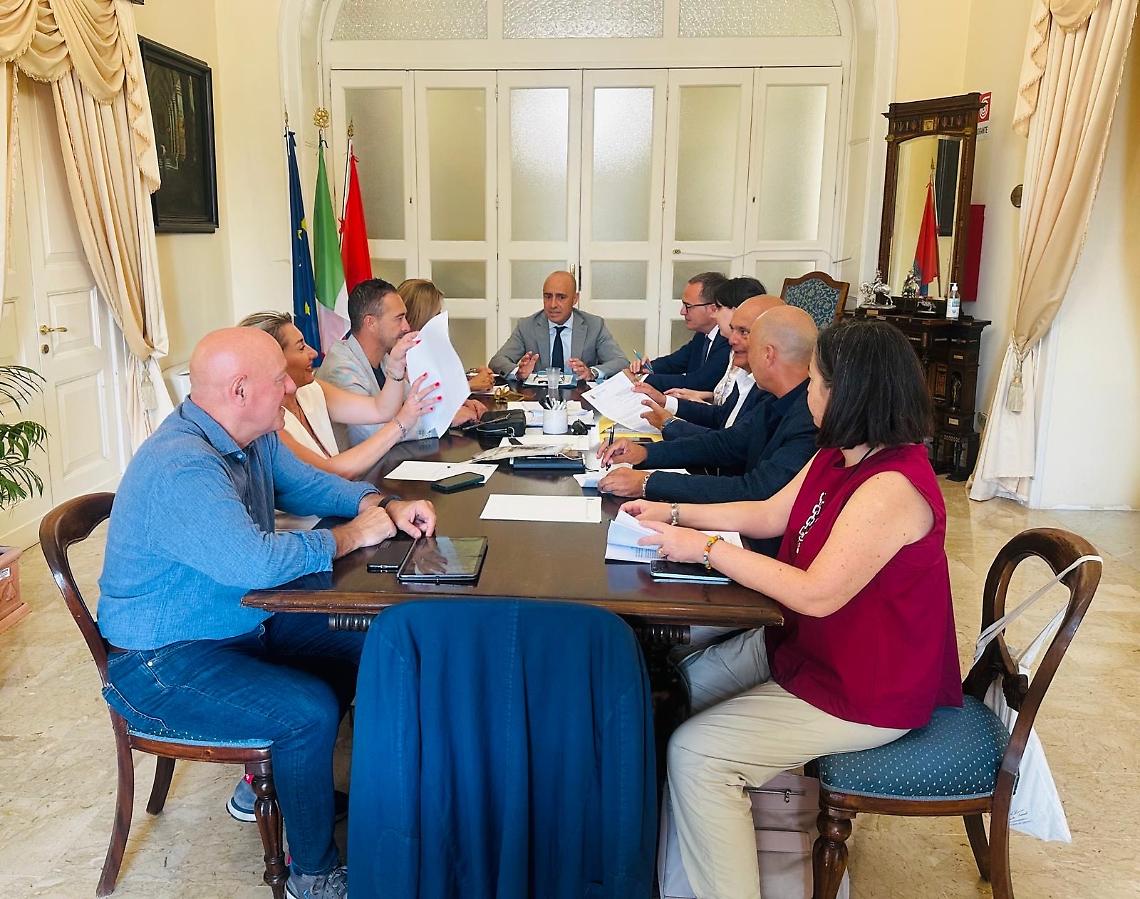 La prima seduta della Giunta guidata da Piero Bitetti