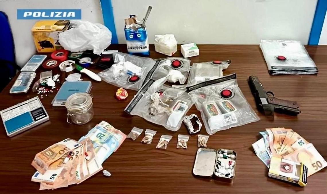 Soldi, armi e droga sequestrati 