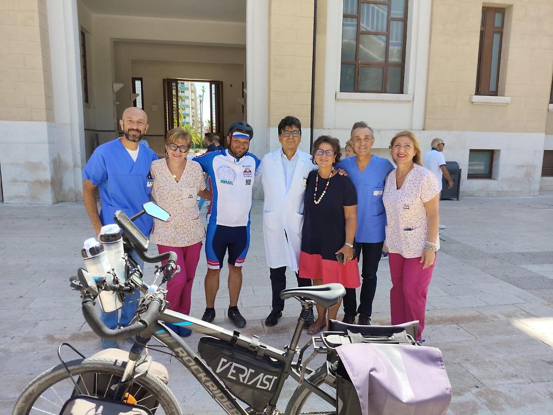 Si è concluso al Policlinico di Bari il  Bici Tour Aimak contro la malattia di Kennedy