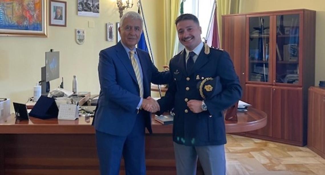 Massimo Gambino dà il benvenuto a Riccardo Tommasino