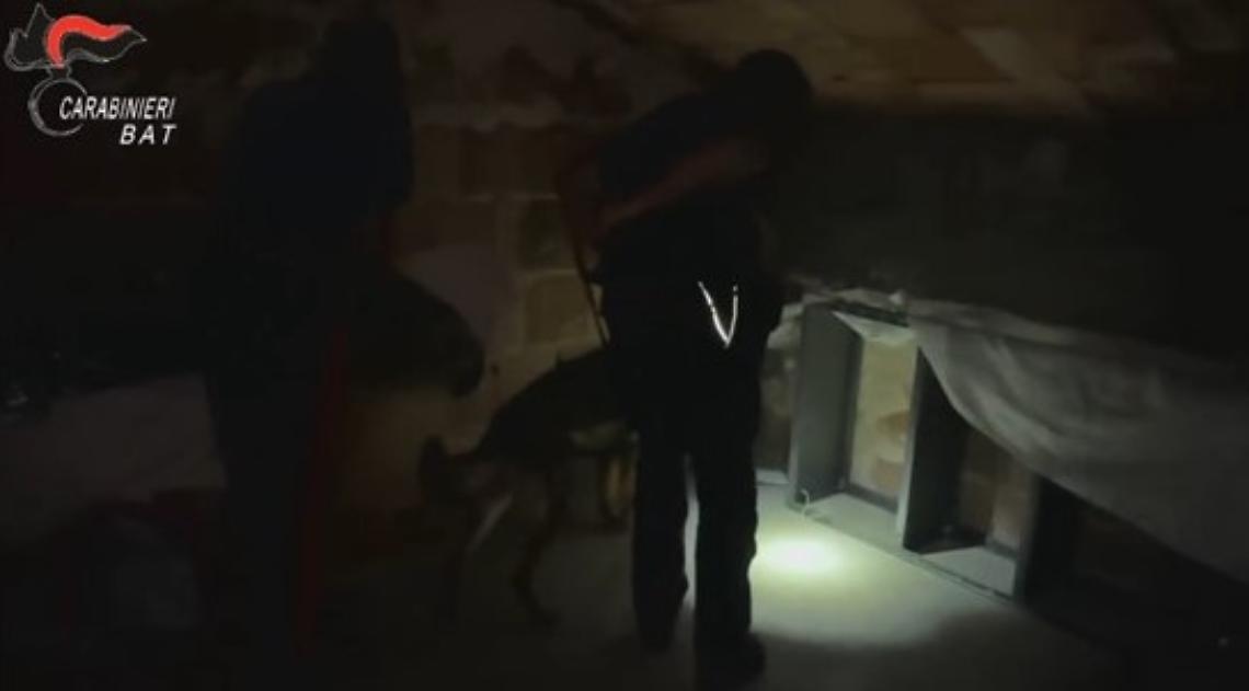 I carabinieri durante il blitz "Operazione San Sabino"