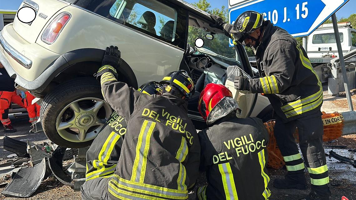L'incidente sulla Statale 7 a Taranto - foto di Francesco Manfuso