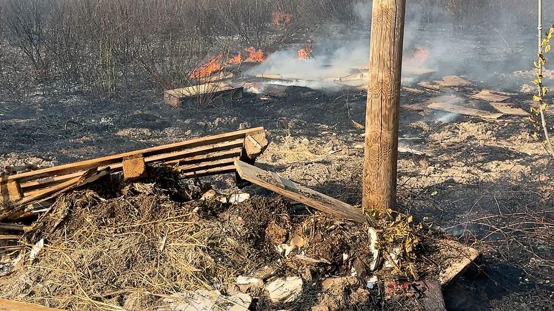 L'area che ha preso fuoco - foto Francesco Manfuso