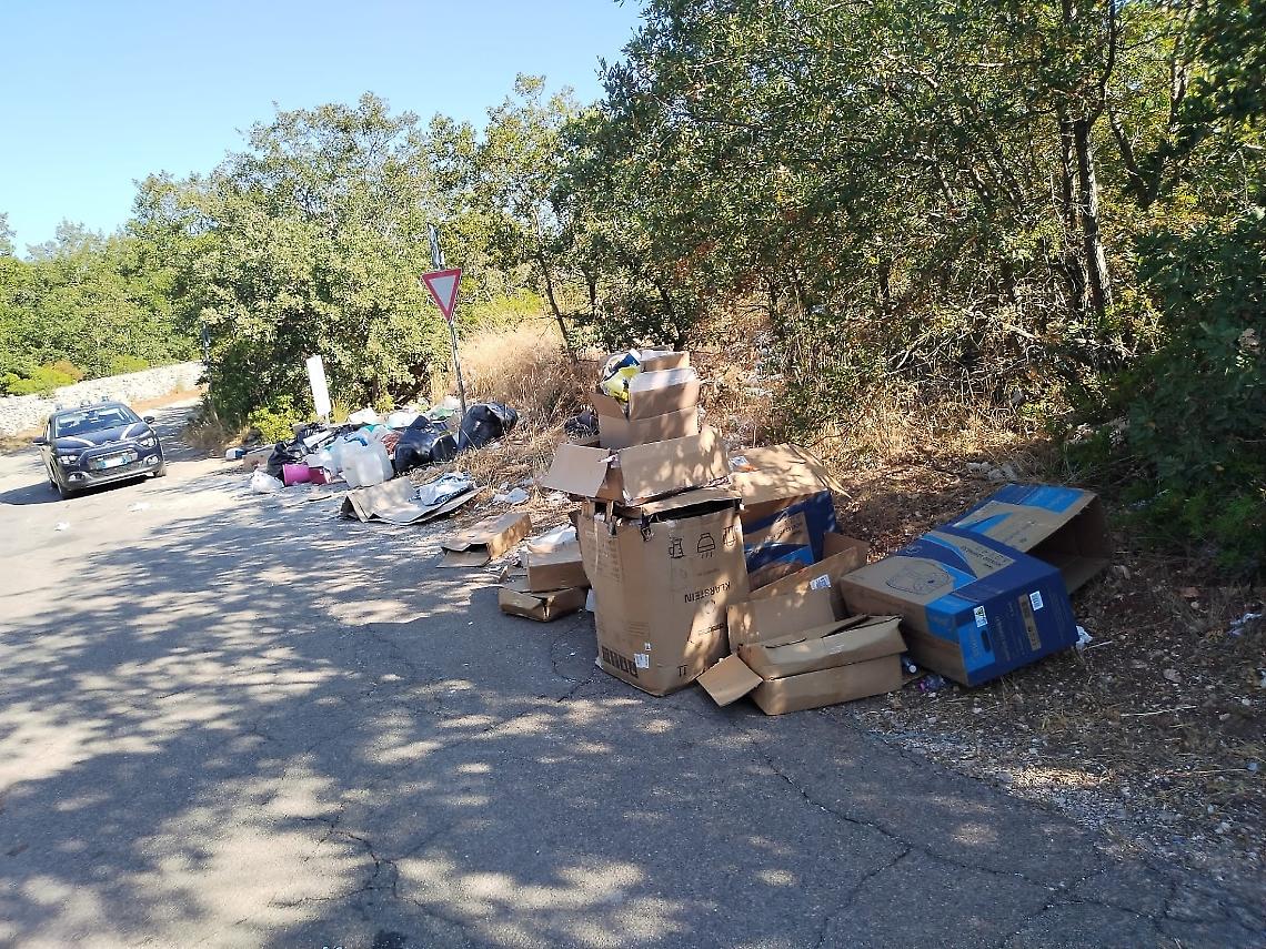 Abbandono di rifiuti a Martina Franca