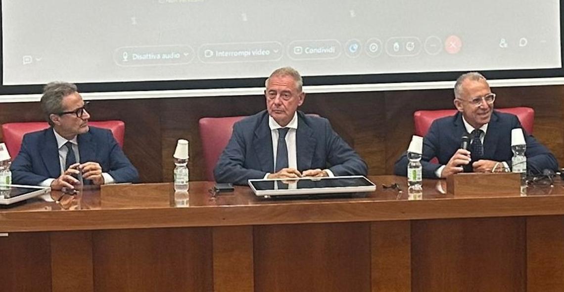 Al centro il Ministro Adolfo Urso