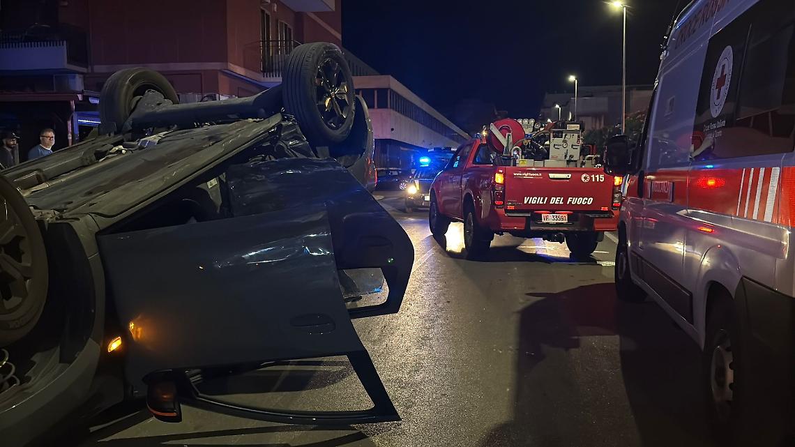 Incidente in via Medaglie d’Oro a Taranto - foto di Francesco Manfuso
