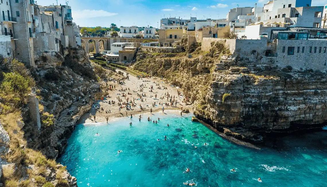 Cala Monachile a Polignano a Mare