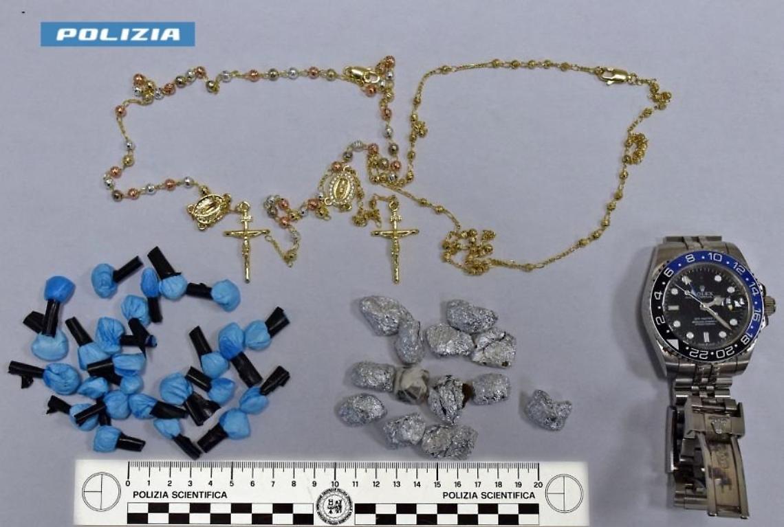 Preziosi e droga sequestrati dalla Polizia di Stato di Lecce 