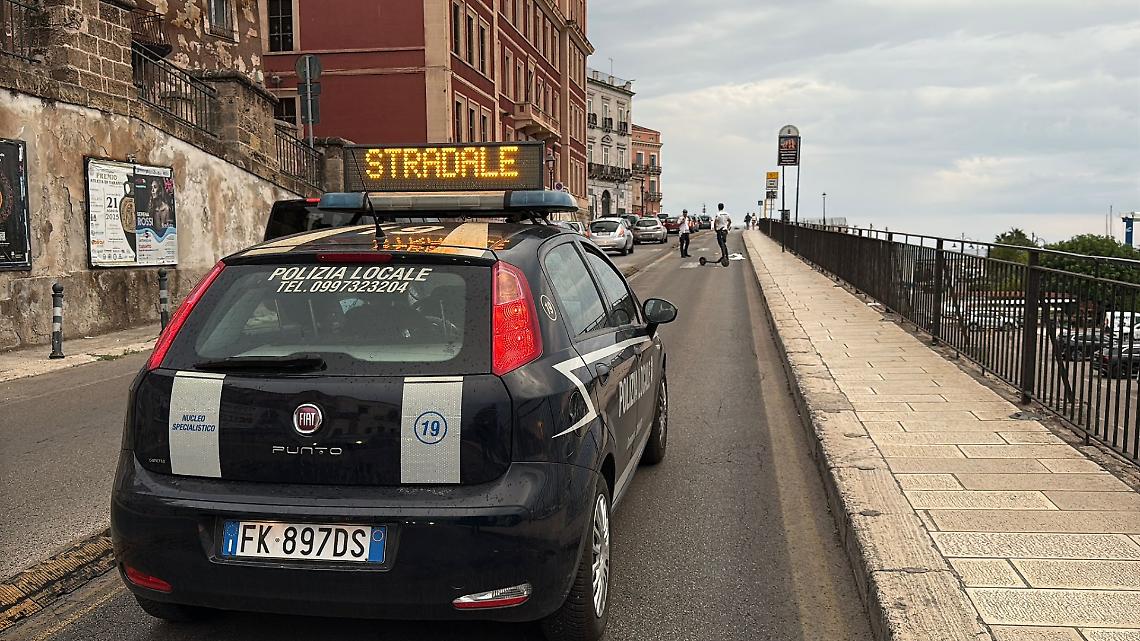 Incidente in in corso Vittorio Emanuele II a Taranto - foto di Francesco Manfuso