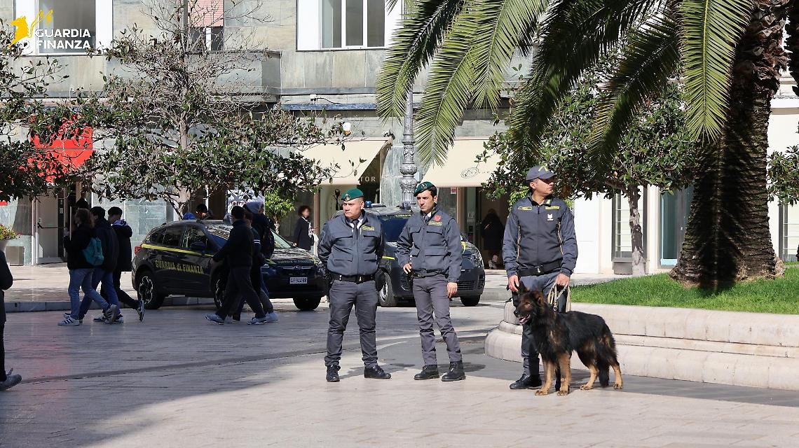 I controlli antidroga della Fuardia di Finanza di Taranto