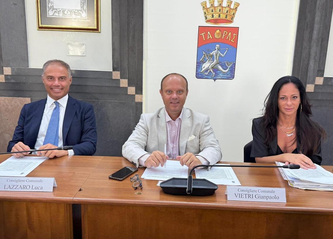 Da sin.: Luca Lazzàro, Giampaolo Vietri e Tiziana Toscano