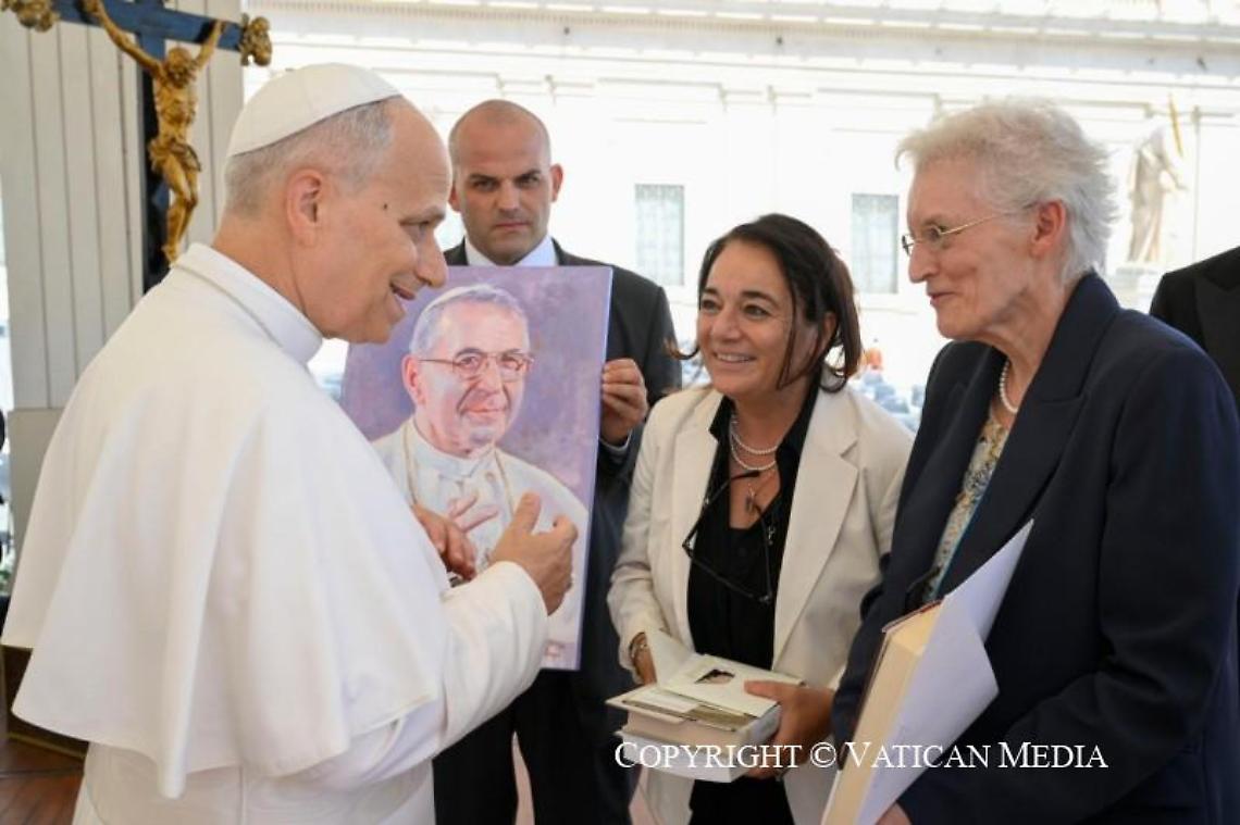 Da Martina Franca il quadro raffigurante Giovanni Paolo I donato a papa Leone