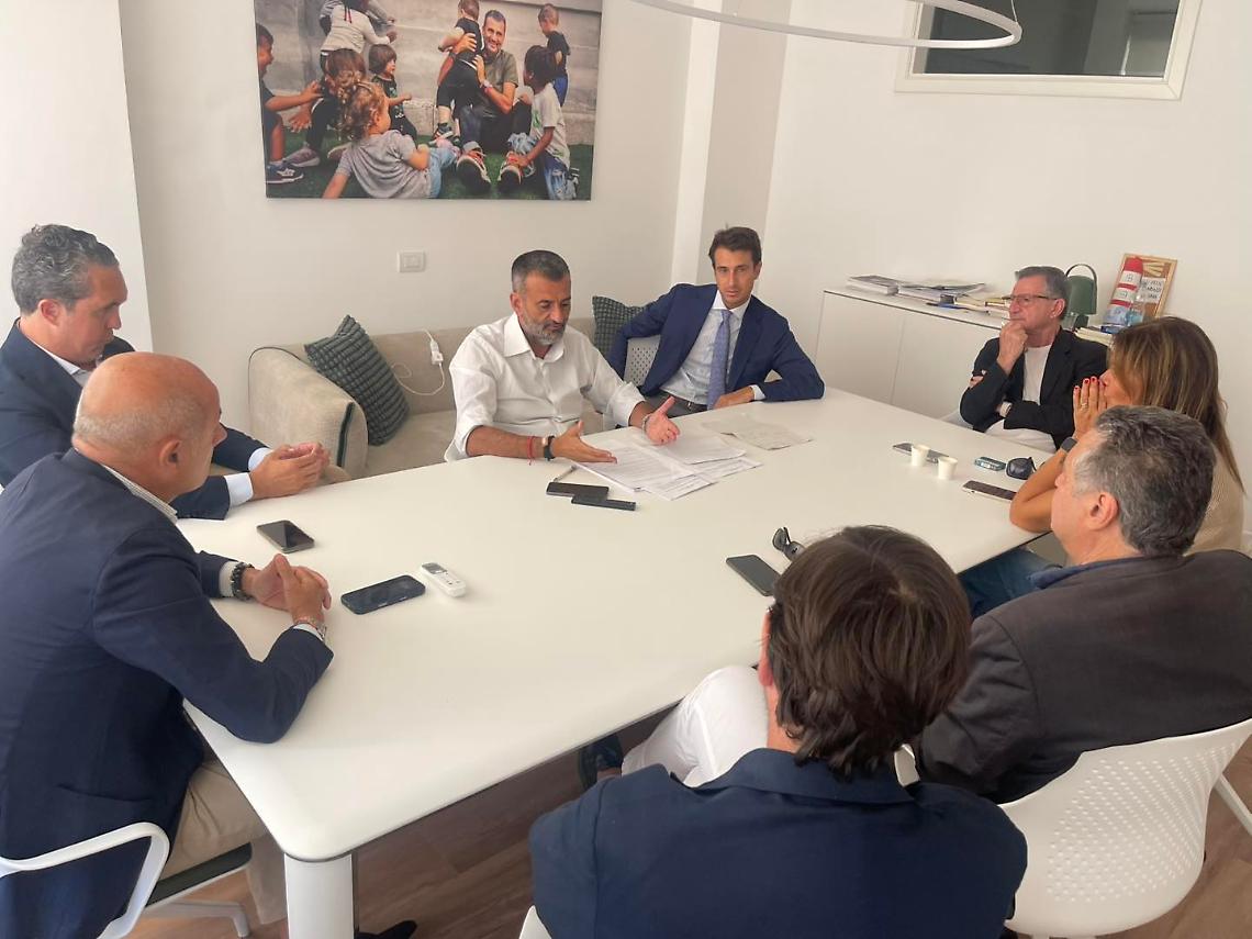 Antonio Decaro incontra gli imprenditori