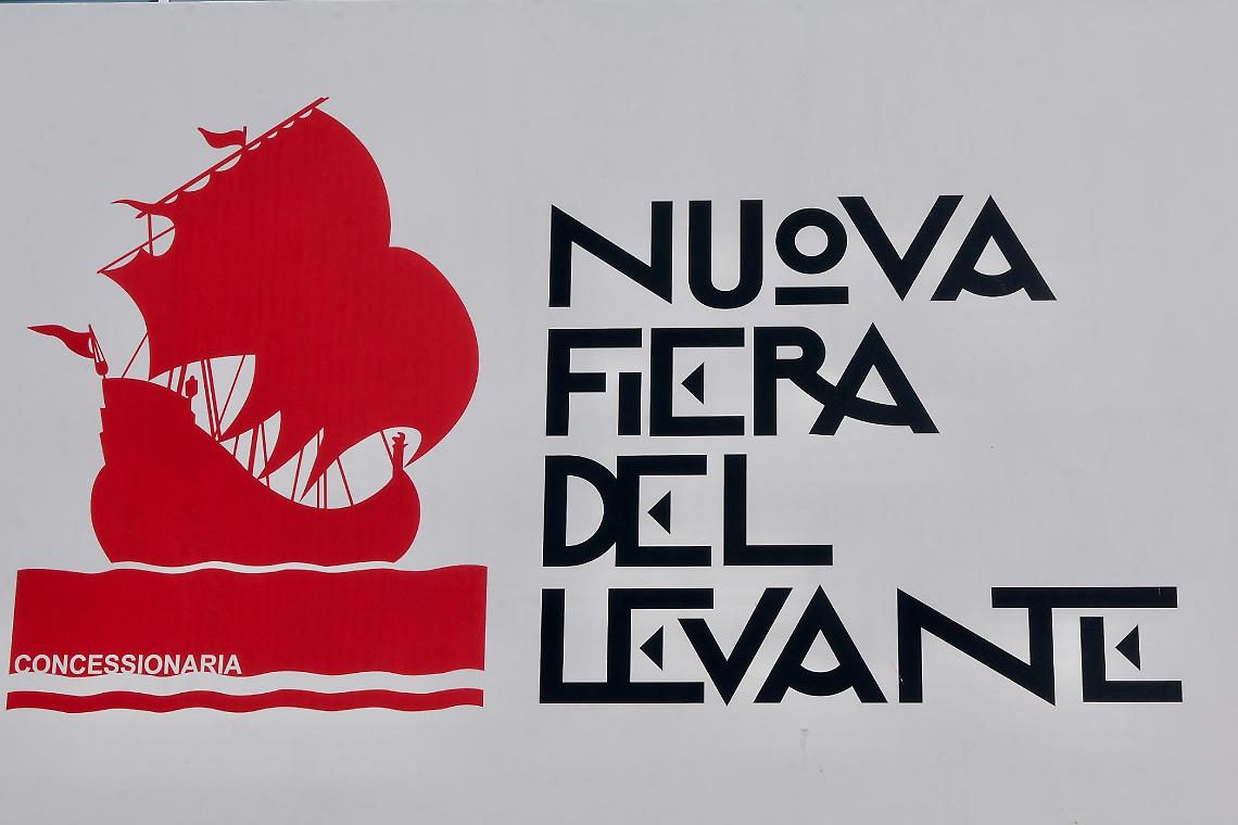La "nuova caravella" naviga a vista