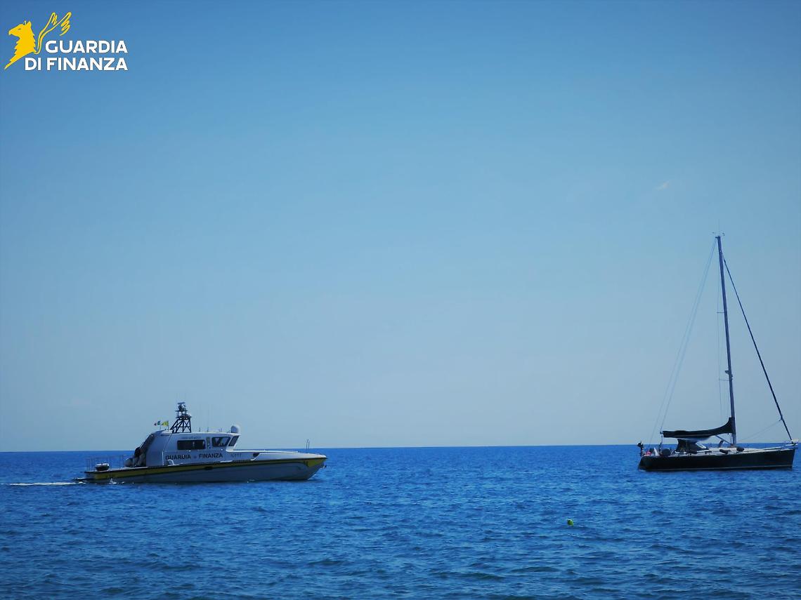I controlli in mare della Guardia di Finanza