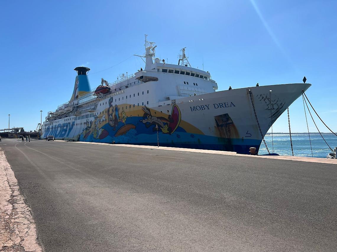 La nave Drea, il Traghetto all'amianto nel porto di Taranto