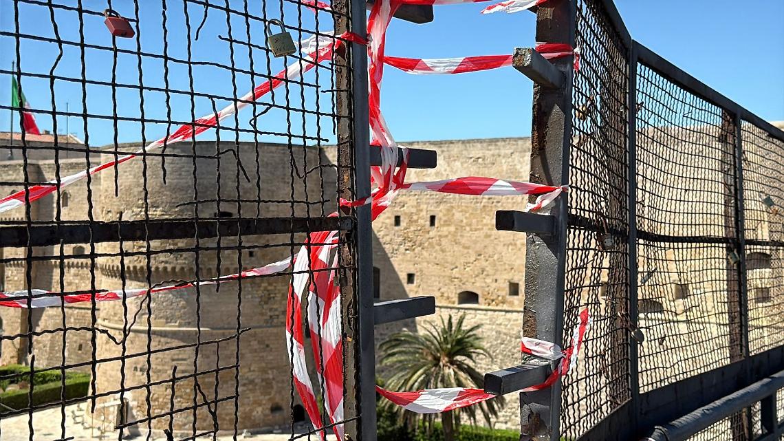 Il Ponte Girevole danneggiato - foto di Francesco Manfuso