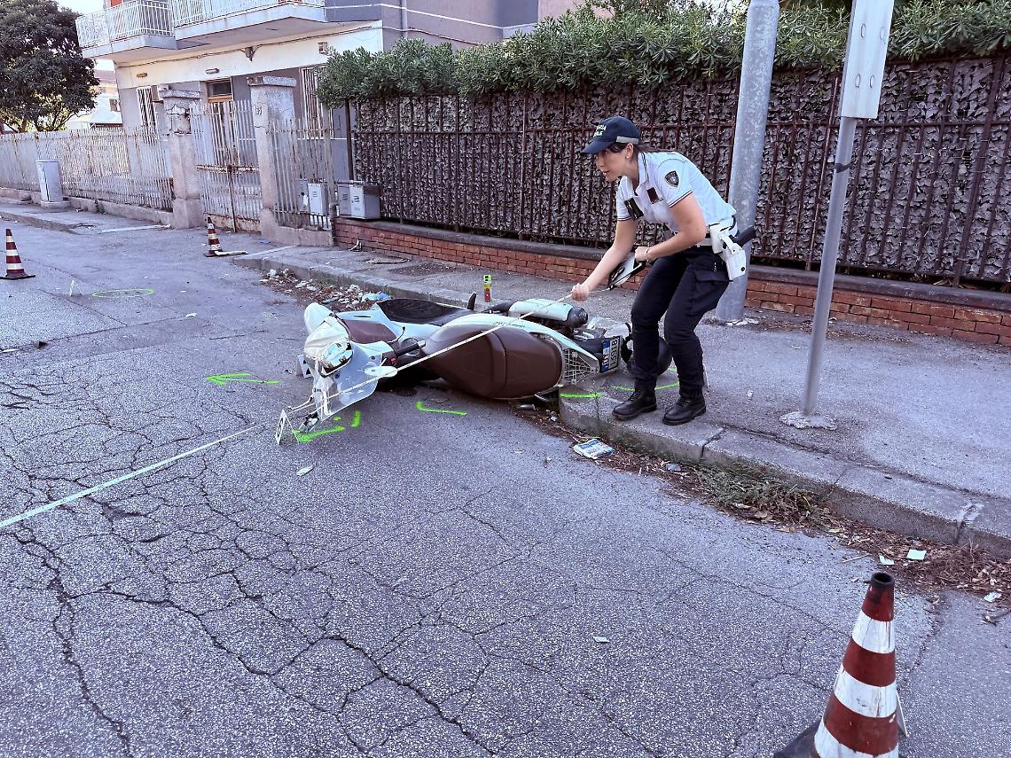 Incidente in via Galeso: centauro 46enne in prognosi riservata - foto Francesco Manfuso
