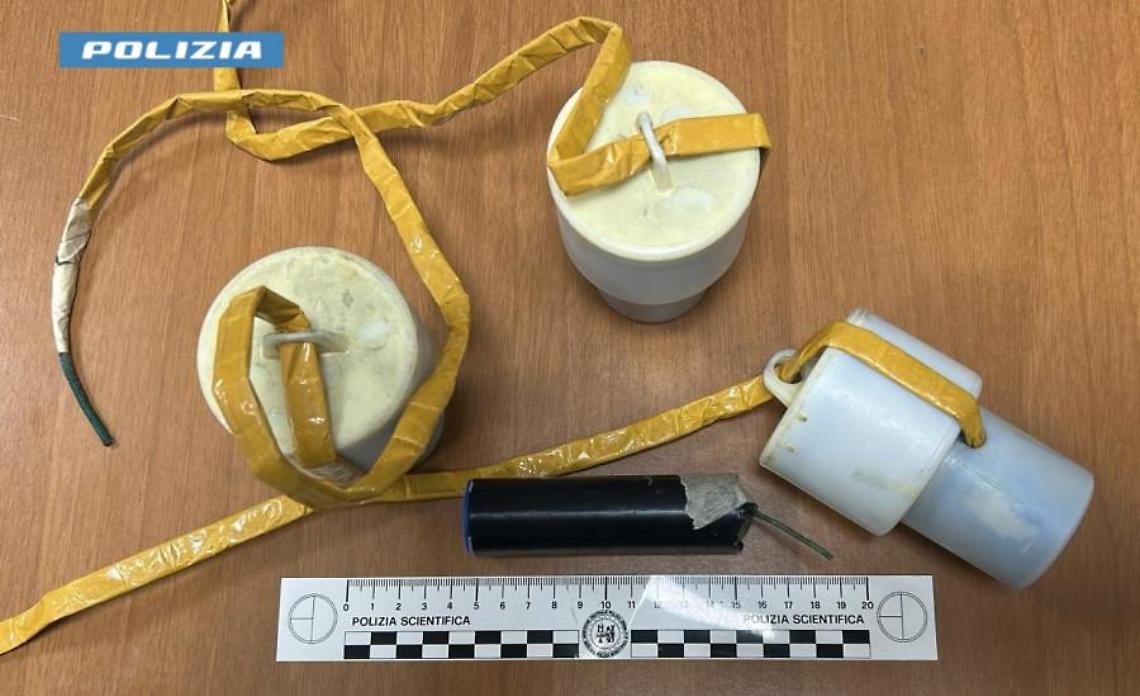 L'esplosivo sequestrato dalla Polizia di Stato di Gallipoli