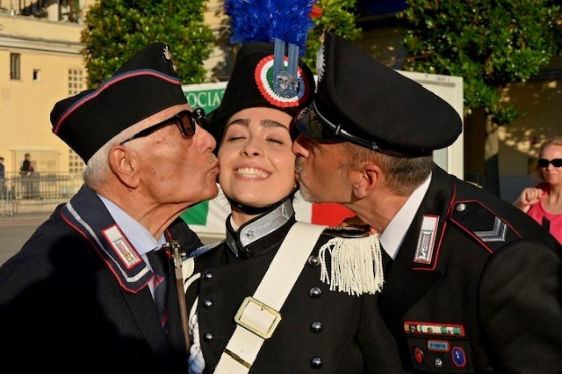 I carabinieri Bat celebrano la Festa dei Nonni
