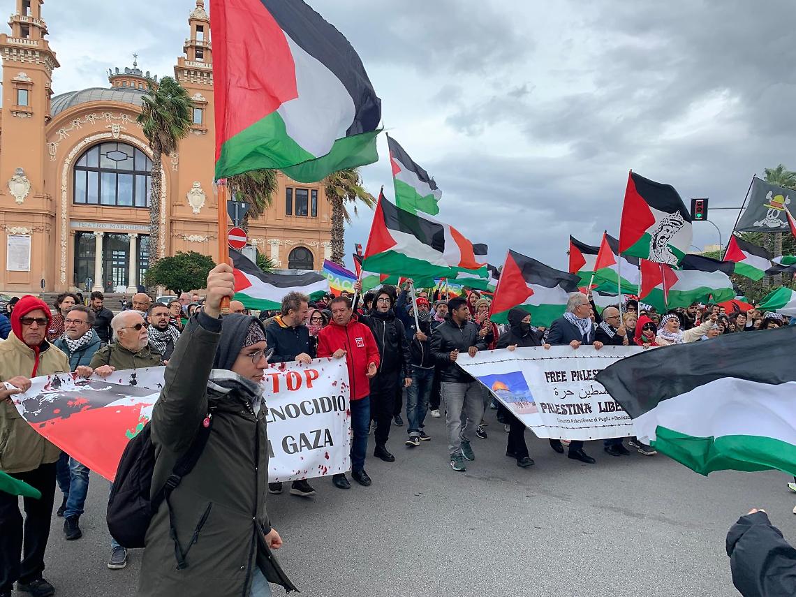 Lo sciopero generale a Bari