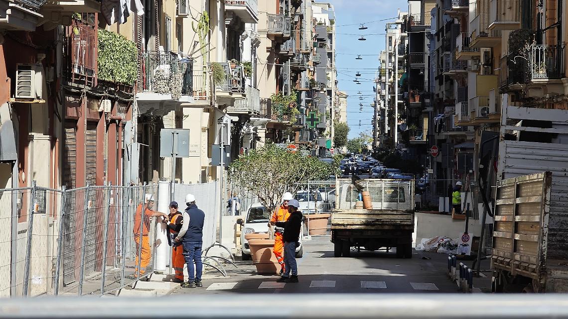 Nuovi divieti in via Manzoni per i lavori di riqualificazione