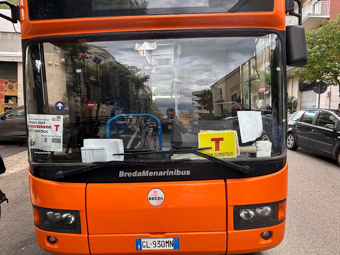 I bus del trasporto pubblico a Canosa di Puglia