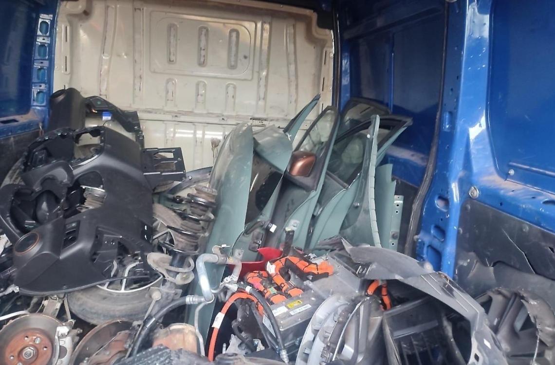 Parti di auto rubate smontate