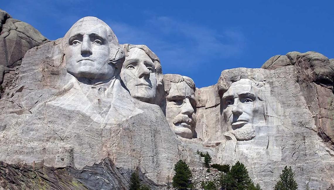 I volti dei 5 Presidenti Usa sul monte Rushmore 