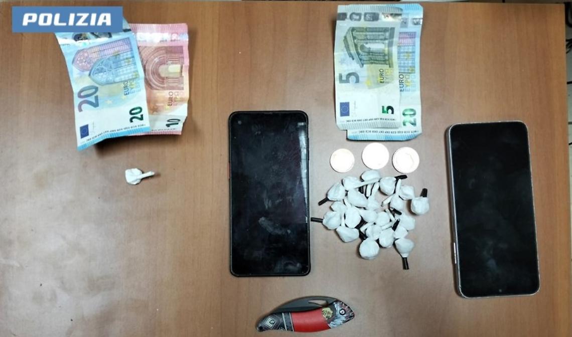 Droga e soldi sequestrati dalla Polizia
