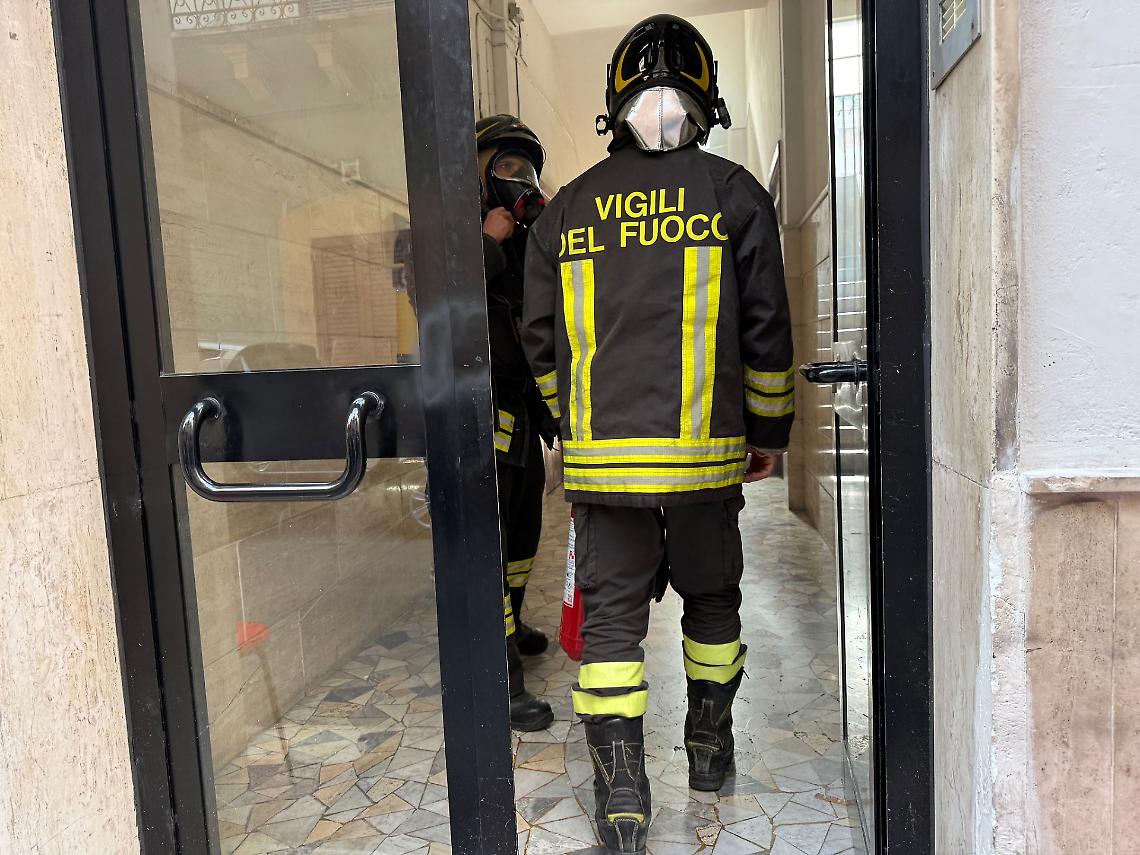 L'intervento dei Vigili del Fuoco a Taranto