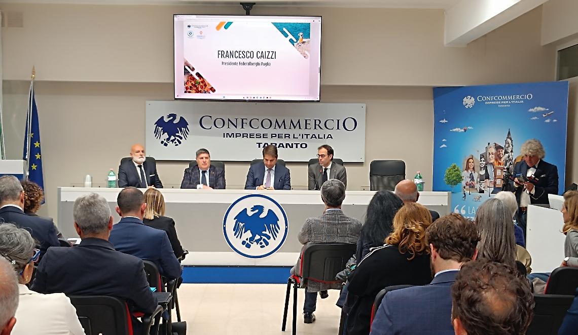 Federalberghi-Confcommercio riuniscono operatori e vertici regionali del settore turismo