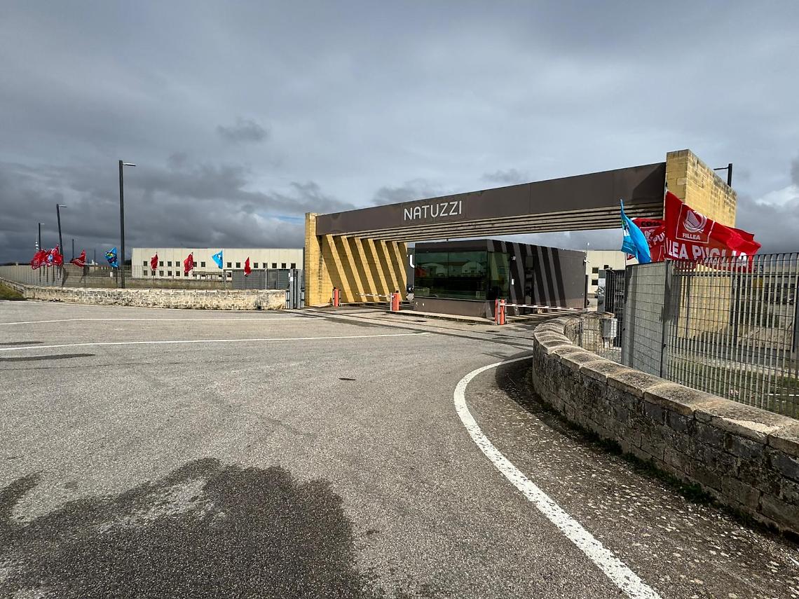 Vertenza Natuzzi, l&rsquo;allarme del Pd: 1.800 posti a rischio e Governo assente