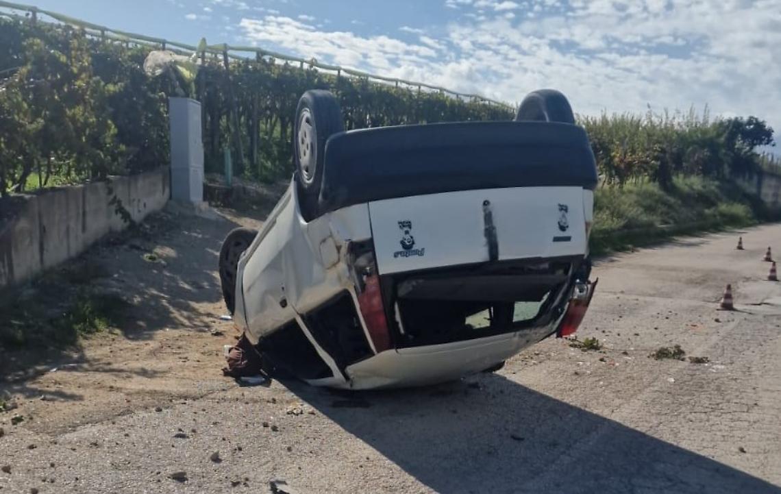 Auto si ribalta, ferito un 82enne di Andria