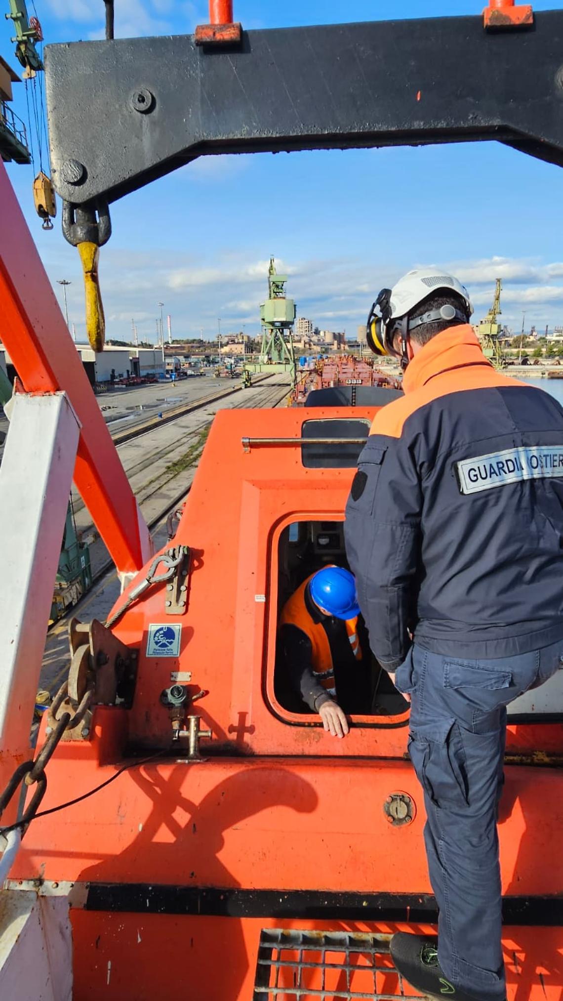 L'operazione della Guardia Costiera di Taranto