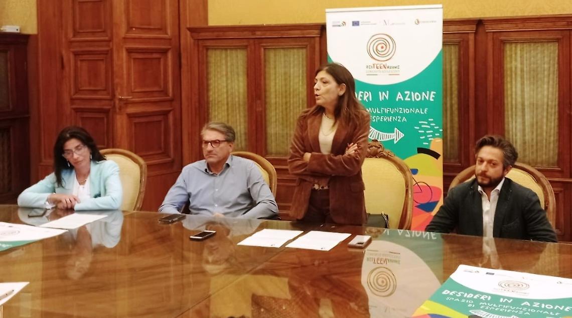 Presentato il progetto "DesTeenazione"