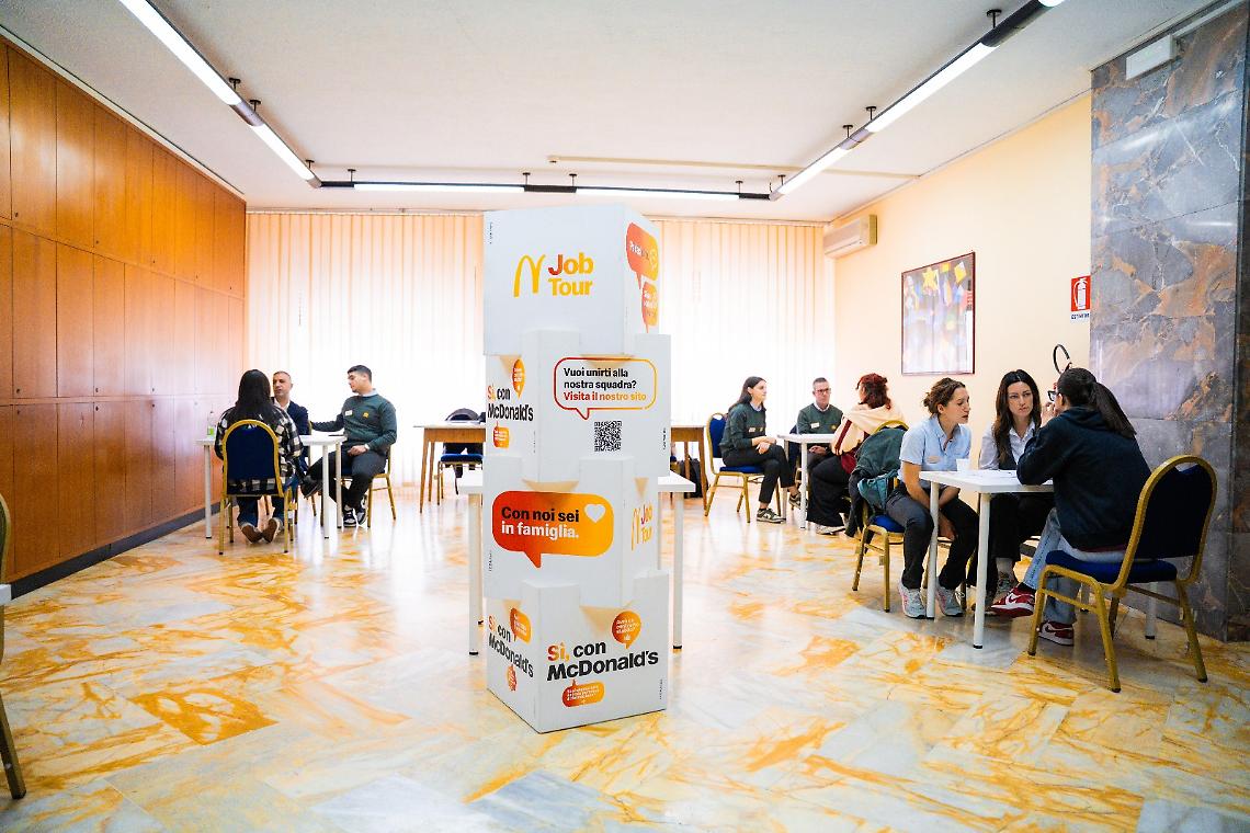 Si sono svolti i colloqui per i 50 posti di lavoro da inserire nel McDonald’s di Taranto
