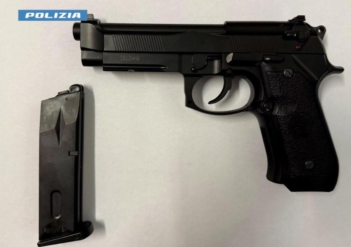 La pistola sequestrata